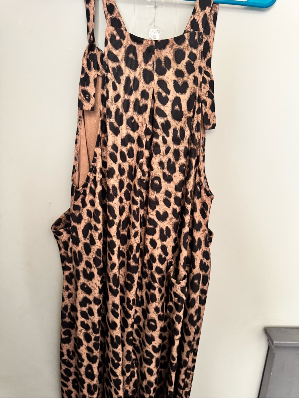 HALARA Leopard-Print Sleeveless Jumpsuit in Tan and Black - Picture 4 of 6